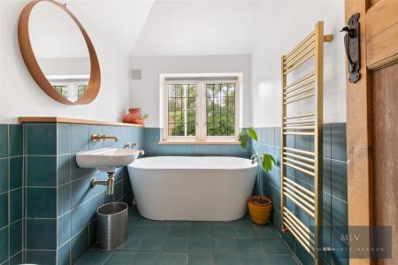 5 bedroom Detached house for sale in Haling Grove, South Croydon