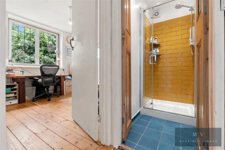 5 bedroom Detached house for sale in Haling Grove, South Croydon