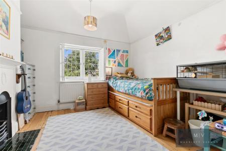 5 bedroom Detached house for sale in Haling Grove, South Croydon