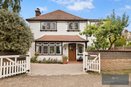 5 bedroom Detached house for sale in Haling Grove, South Croydon