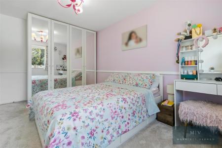 5 bedroom Link detached house for sale in Lyndhurst Close, Park Hill, Croydon