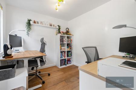 5 bedroom Link detached house for sale in Lyndhurst Close, Park Hill, Croydon