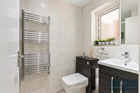 5 bedroom Link detached house for sale in Lyndhurst Close, Park Hill, Croydon