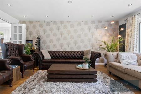 5 bedroom Link detached house for sale in Lyndhurst Close, Park Hill, Croydon