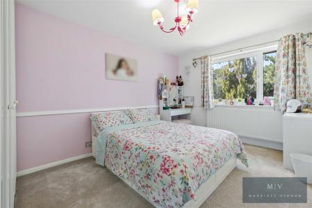 5 bedroom Link detached house for sale in Lyndhurst Close, Park Hill, Croydon