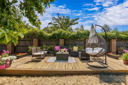 5 bedroom Link detached house for sale in Lyndhurst Close, Park Hill, Croydon