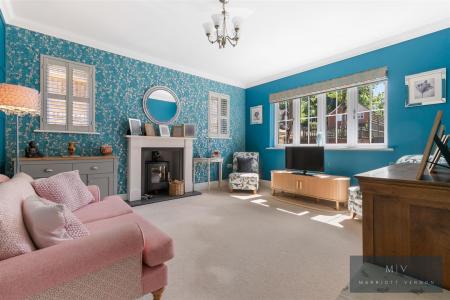 4 bedroom Detached house for sale in Boxford Close, South Croydon