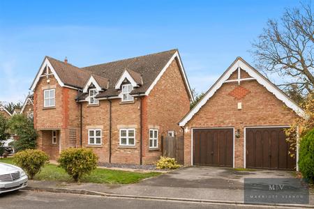 5 bedroom Detached house for sale in Wilks Gardens, Croydon