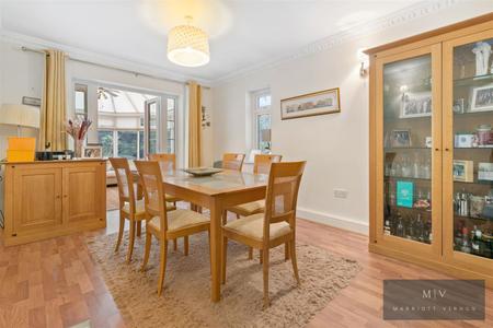 5 bedroom Detached house for sale in Wilks Gardens, Croydon