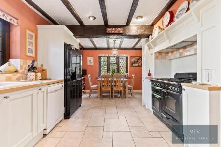 4 bedroom Detached house for sale in Croham Manor Road, South Croydon