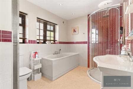 4 bedroom Detached house for sale in Croham Manor Road, South Croydon