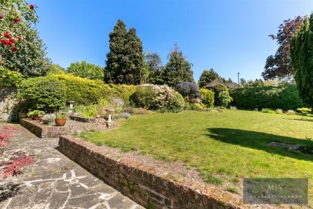4 bedroom Detached house for sale in Croham Manor Road, South Croydon
