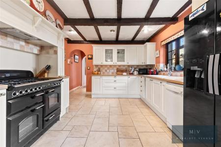 4 bedroom Detached house for sale in Croham Manor Road, South Croydon