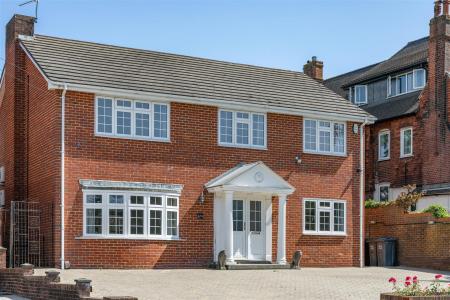 5 bedroom Detached house for sale in Croham Road, South Croydon