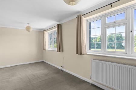 5 bedroom Detached house for sale in Croham Road, South Croydon