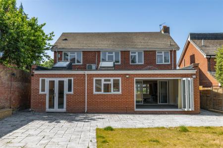 5 bedroom Detached house for sale in Croham Road, South Croydon