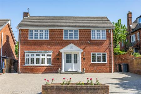 5 bedroom Detached house for sale in Croham Road, South Croydon