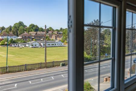 5 bedroom Detached house for sale in Croham Road, South Croydon