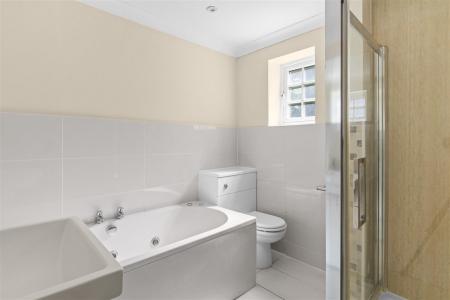 5 bedroom Detached house for sale in Croham Road, South Croydon