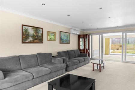 5 bedroom Detached house for sale in Croham Road, South Croydon