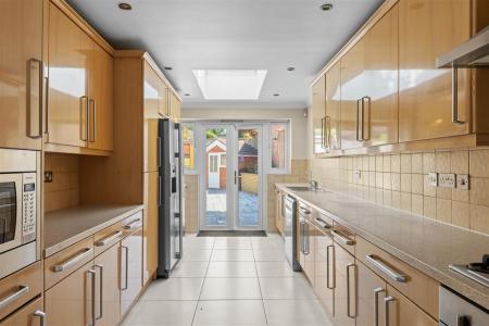 5 bedroom Detached house for sale in Croham Road, South Croydon