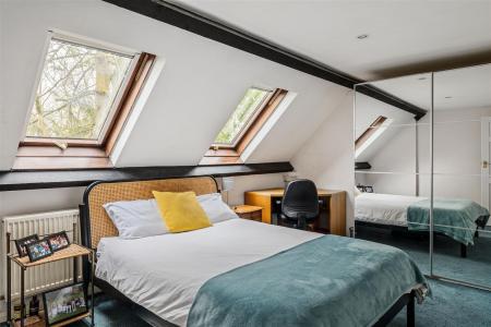 5 bedroom Detached house for sale in Hextalls Lane, Bletchingley, Redhill