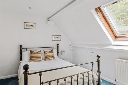 5 bedroom Detached house for sale in Hextalls Lane, Bletchingley, Redhill