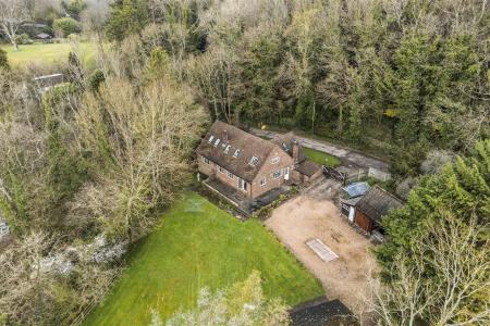 5 bedroom Detached house for sale in Hextalls Lane, Bletchingley, Redhill