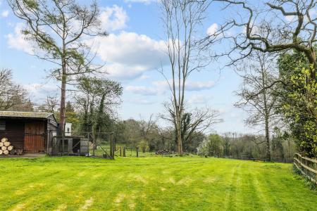 5 bedroom Detached house for sale in Hextalls Lane, Bletchingley, Redhill
