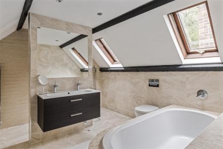 5 bedroom Detached house for sale in Hextalls Lane, Bletchingley, Redhill