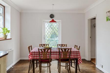 5 bedroom Detached house for sale in Hextalls Lane, Bletchingley, Redhill