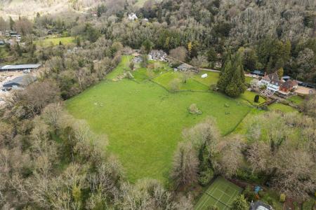 5 bedroom Detached house for sale in Hextalls Lane, Bletchingley, Redhill