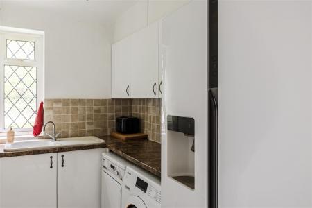 5 bedroom Detached house for sale in Hextalls Lane, Bletchingley, Redhill