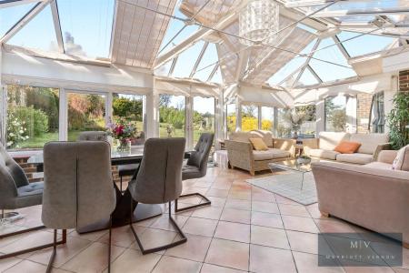 5 bedroom Detached house for sale in Winchelsey Rise, South Croydon