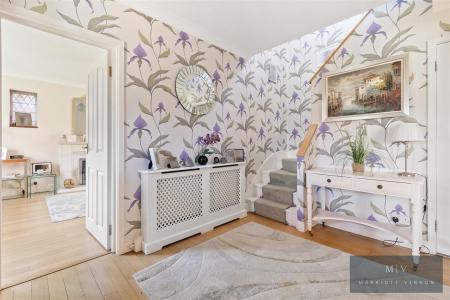 5 bedroom Detached house for sale in Winchelsey Rise, South Croydon