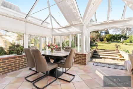 5 bedroom Detached house for sale in Winchelsey Rise, South Croydon