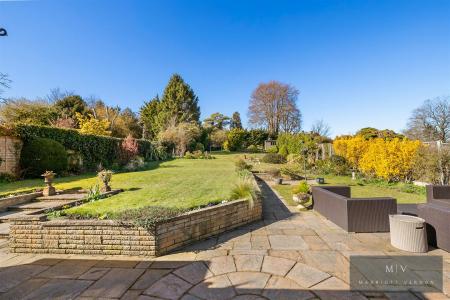 5 bedroom Detached house for sale in Winchelsey Rise, South Croydon