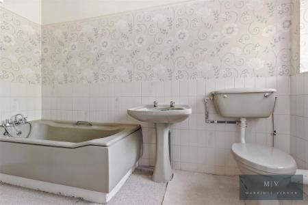 5 bedroom Detached house for sale in Witherby Close, Croydon