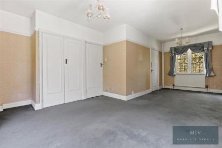 5 bedroom Detached house for sale in Witherby Close, Croydon