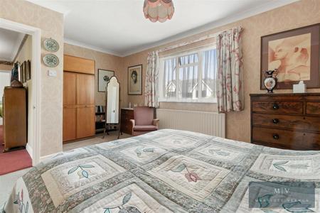 4 bedroom Detached house for sale in Ranmore Avenue, Croydon