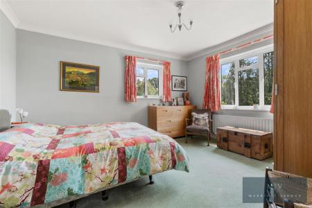 4 bedroom Detached house for sale in Ranmore Avenue, Croydon