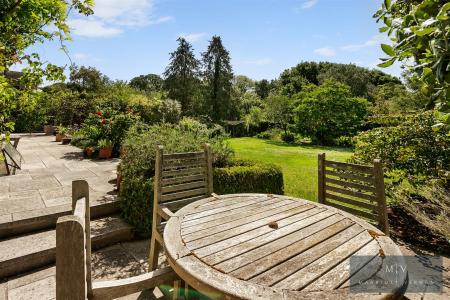 4 bedroom Detached house for sale in Ranmore Avenue, Croydon