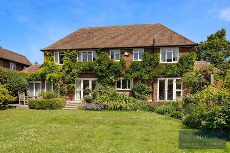 4 bedroom Detached house for sale in Ranmore Avenue, Croydon