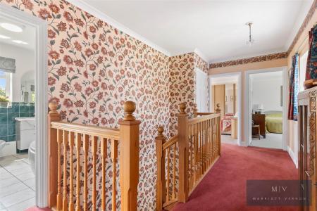 4 bedroom Detached house for sale in Ranmore Avenue, Croydon