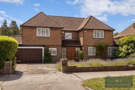 4 bedroom Detached house for sale in Ranmore Avenue, Croydon
