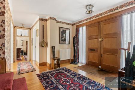 4 bedroom Detached house for sale in Ranmore Avenue, Croydon