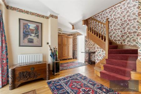 4 bedroom Detached house for sale in Ranmore Avenue, Croydon