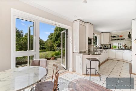 4 bedroom Detached house for sale in Ranmore Avenue, Croydon