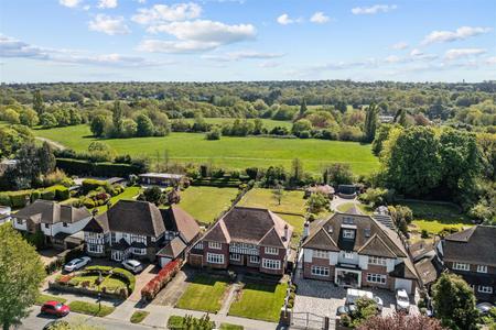 6 bedroom Detached house for sale in Grimwade Avenue, Croydon