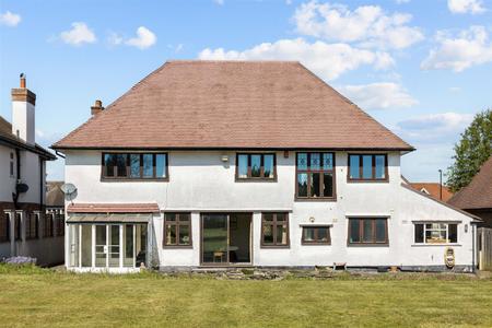 6 bedroom Detached house for sale in Grimwade Avenue, Croydon
